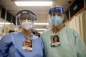 Coronavirus: Hospital cria novo crachá para aproximar funcionários dos pacientes